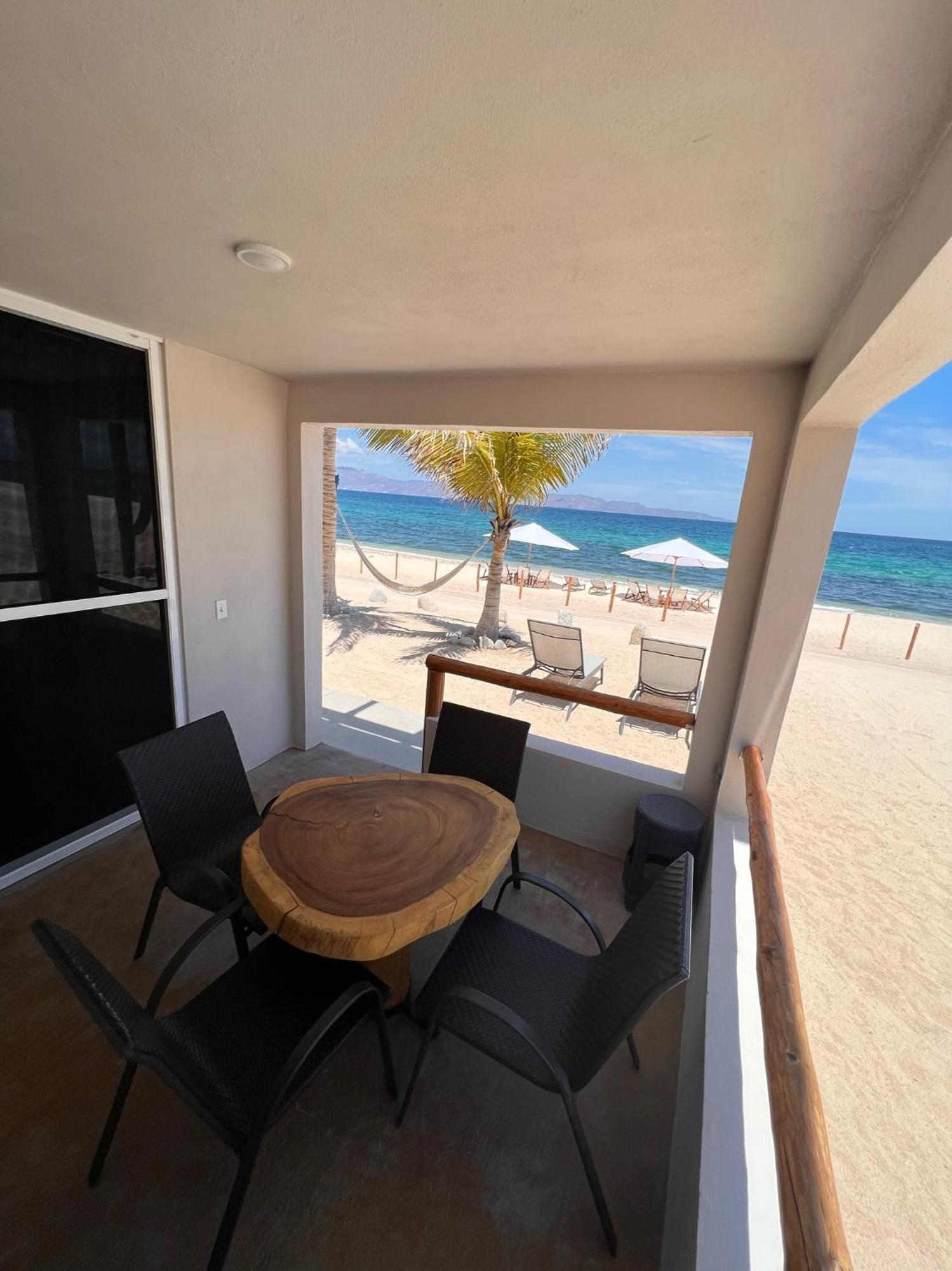 Beach Front Lofts, La Ventana Екстериор снимка