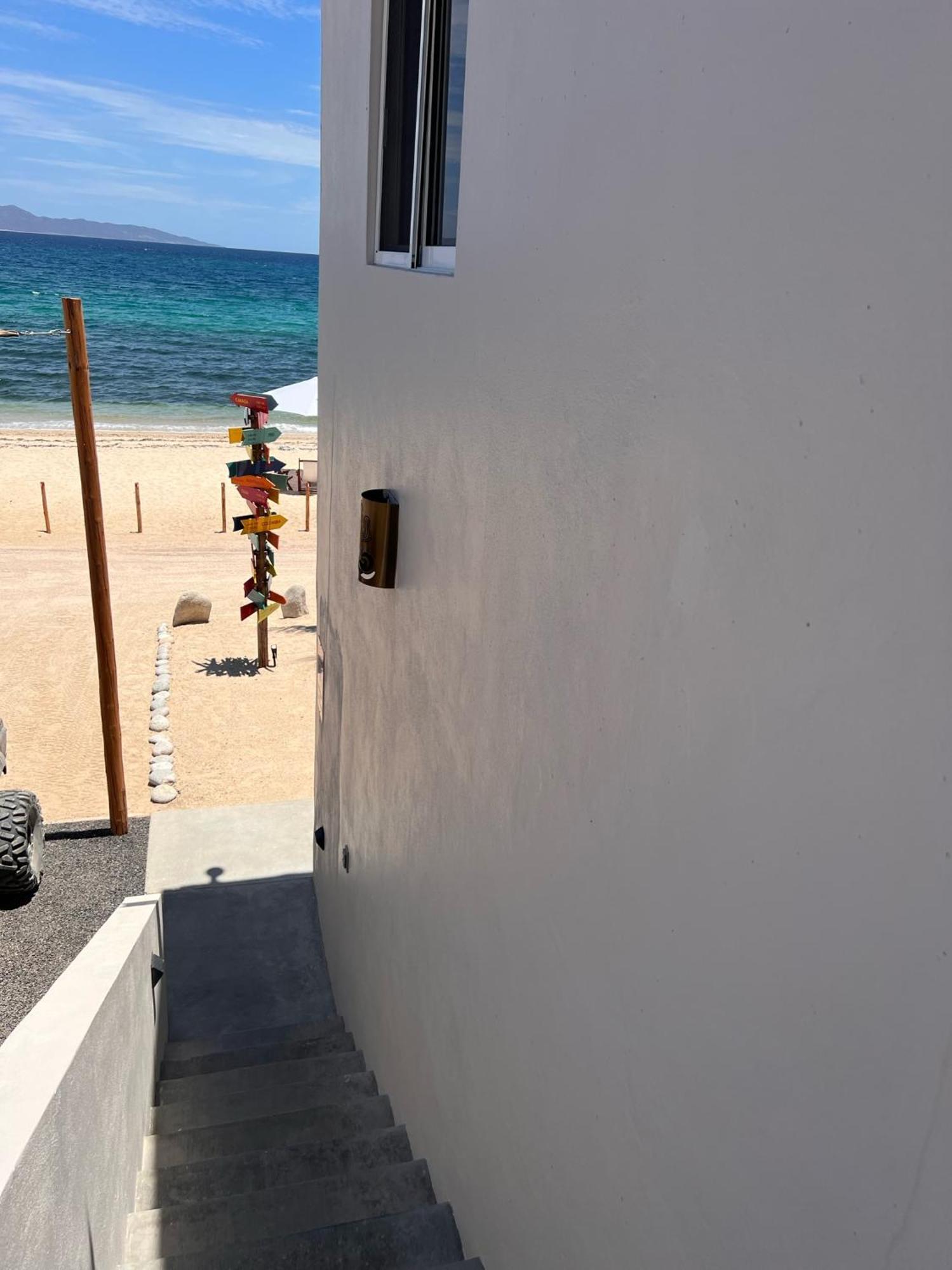 Beach Front Lofts, La Ventana Екстериор снимка