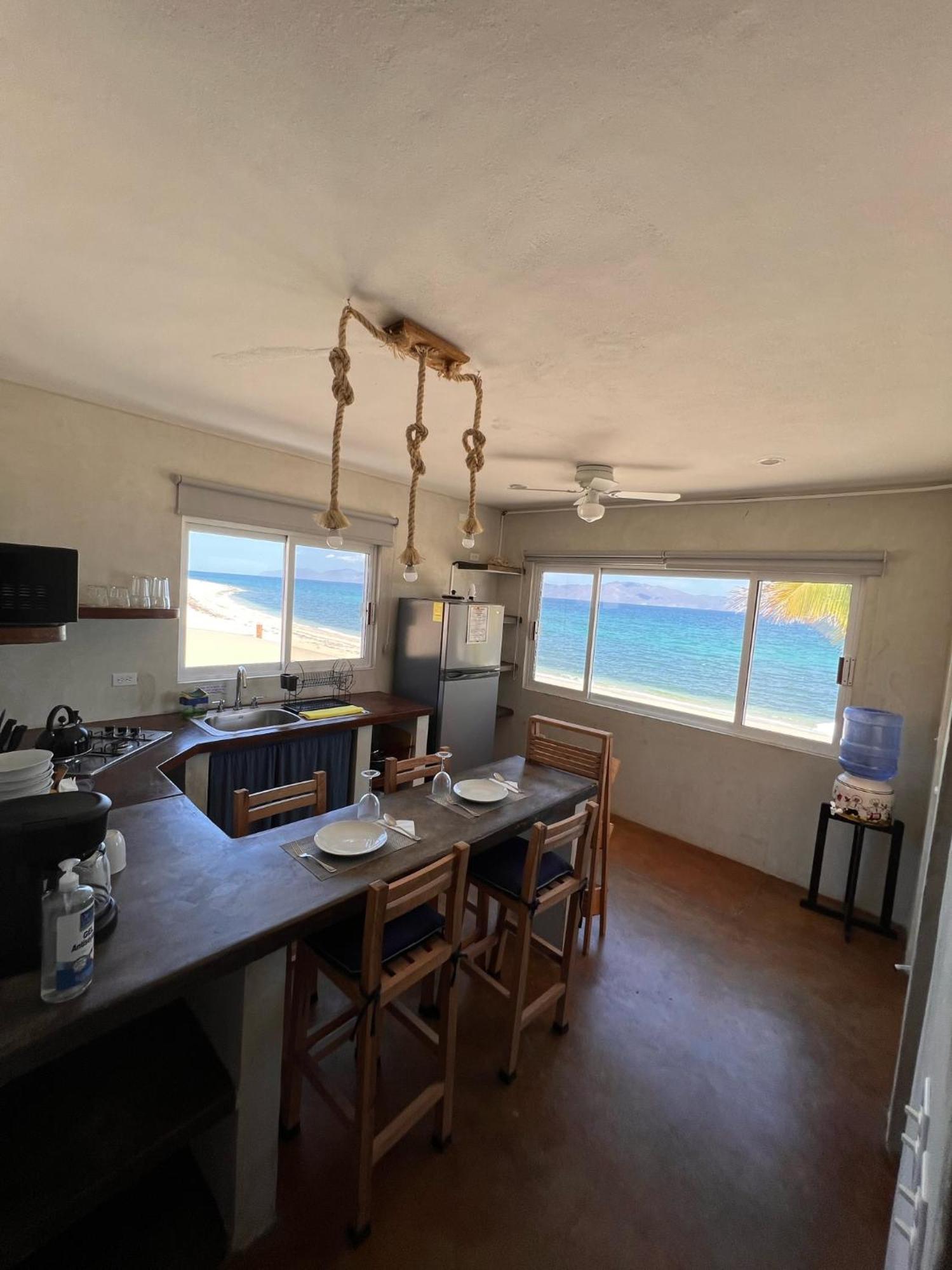 Beach Front Lofts, La Ventana Екстериор снимка