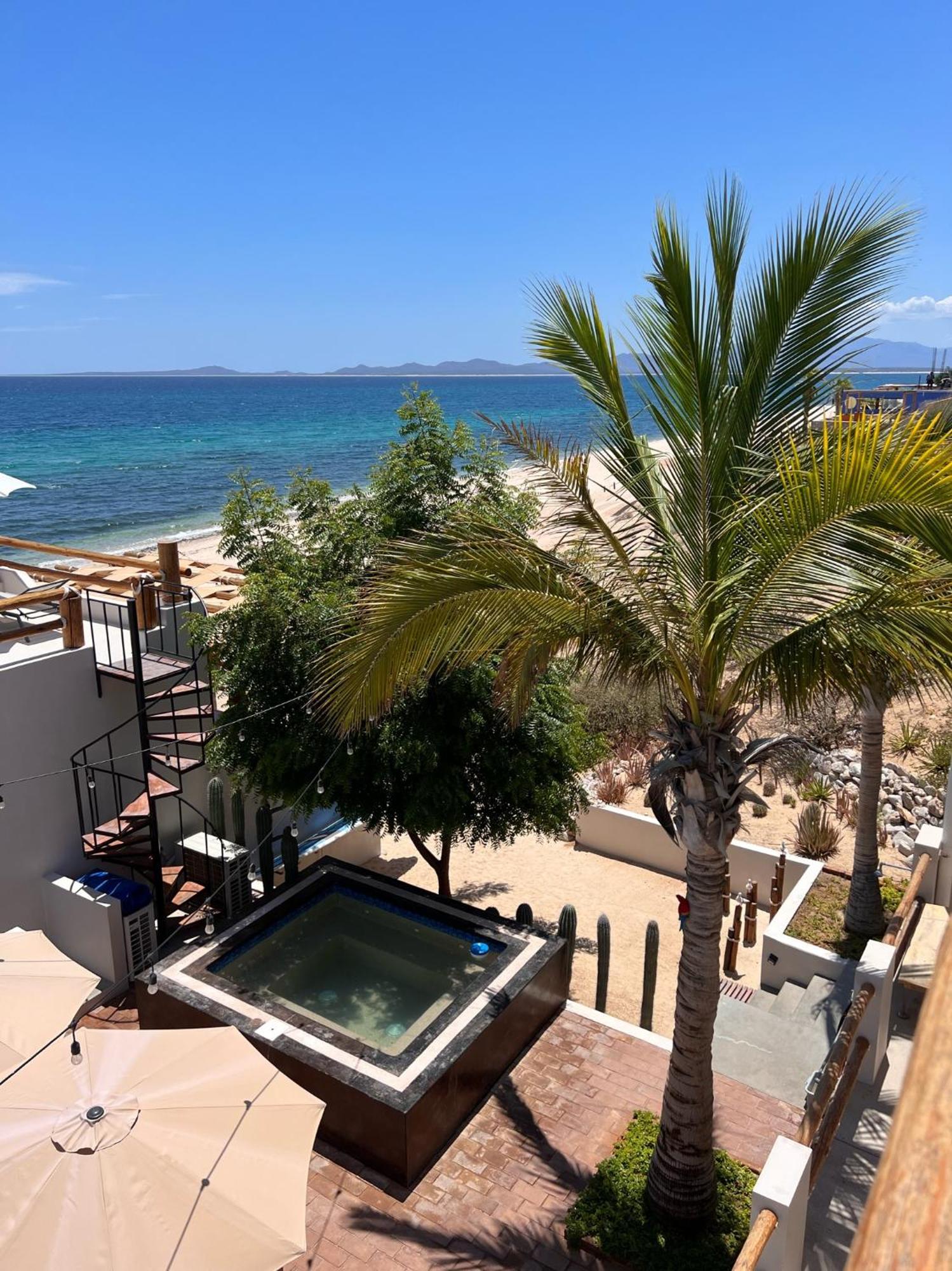 Beach Front Lofts, La Ventana Екстериор снимка