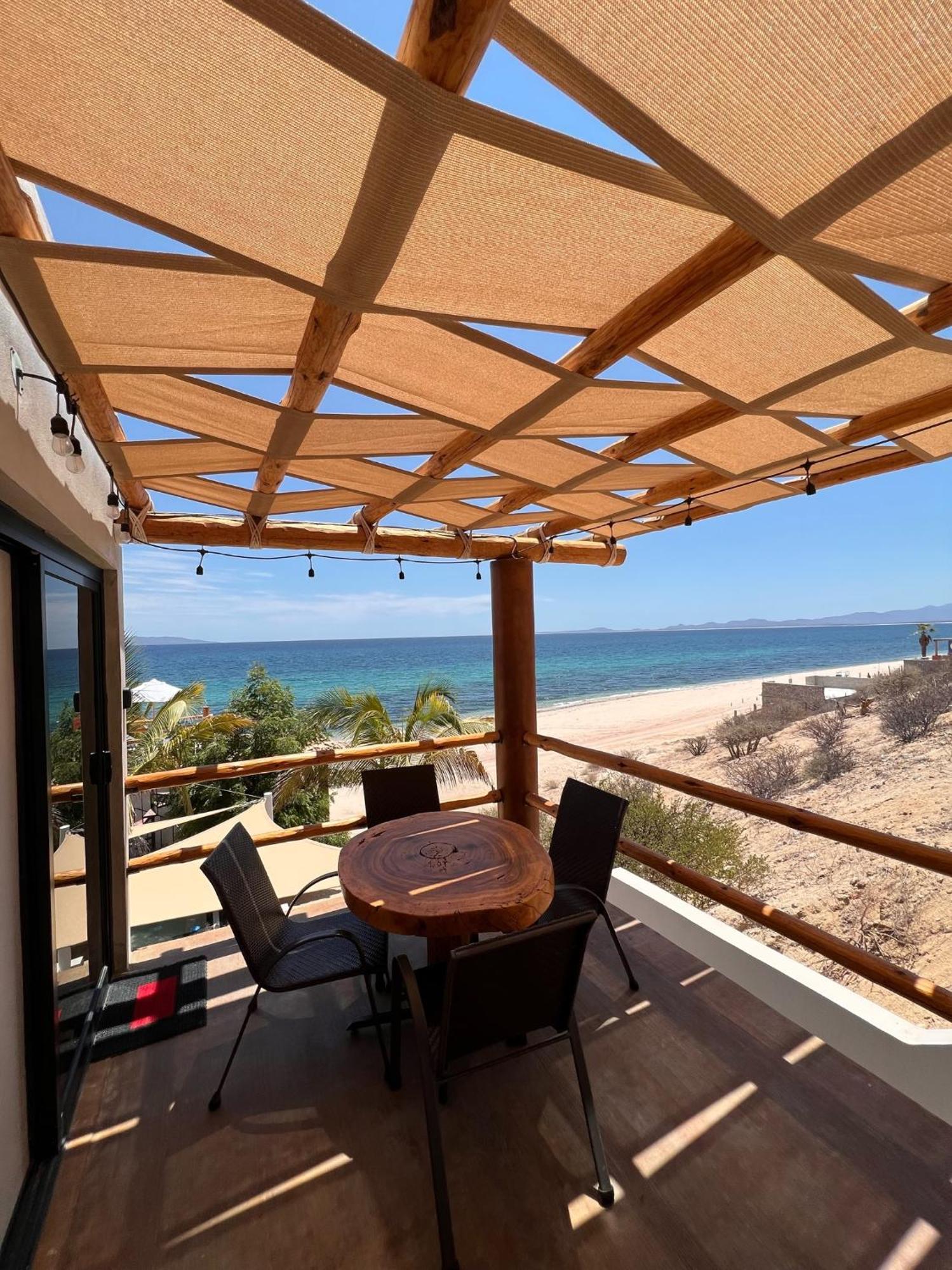 Beach Front Lofts, La Ventana Екстериор снимка